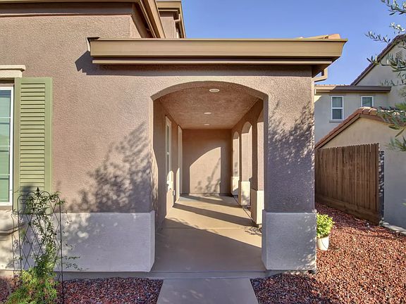 2nd image of 5654 Saratoga Cir