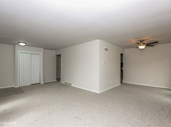 5th image of 16737 Clyde Ave