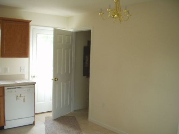 eat in kitchen area w/door to laundry room/pantry