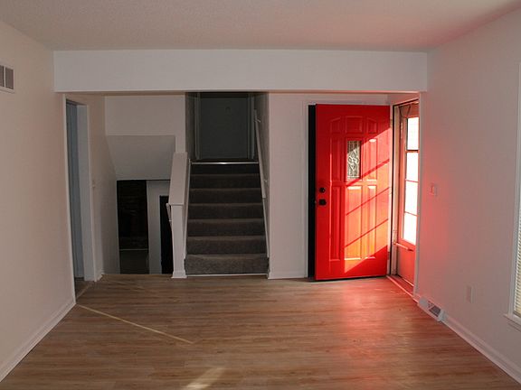 5th image of 11910 W 67th Ter