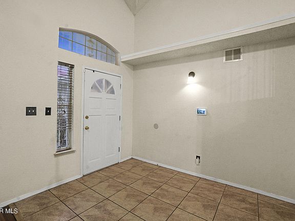 5th image of 11624 Cayuga Cir