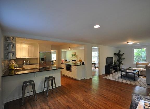 Bar seating to family room