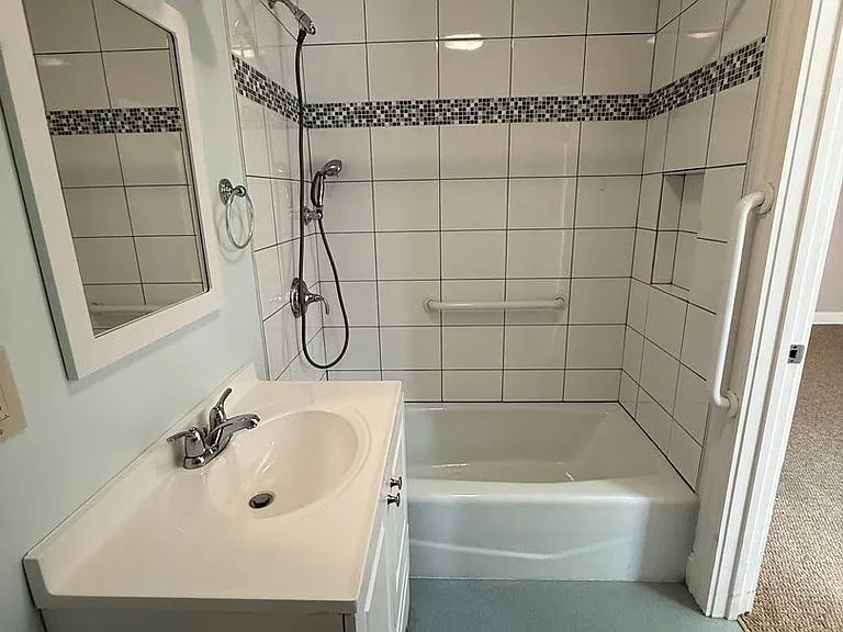 83 Curtis Ave #4 — Photo 2
