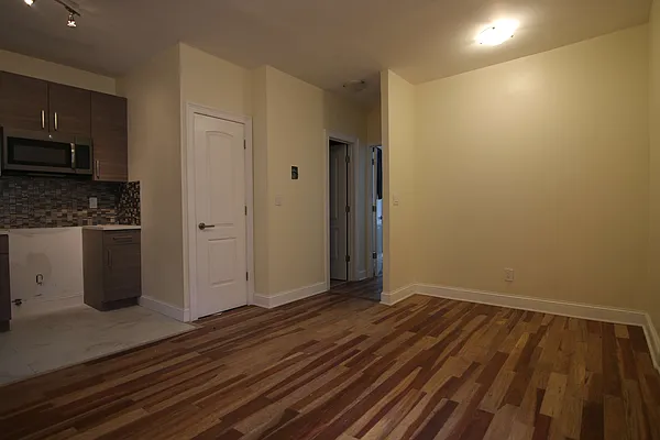 Rented by Target Realty Group | media 2