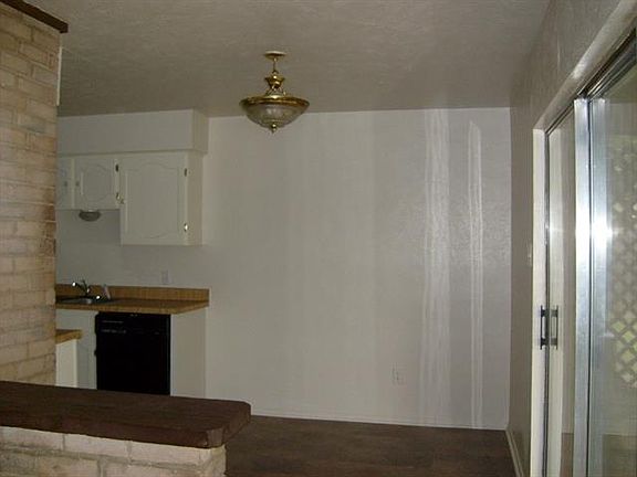 3rd image of 6945 Southampton Dr