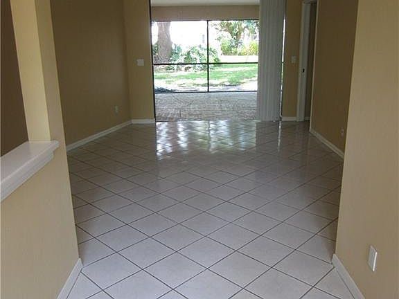 3rd image of 11811 Woodshire Cir