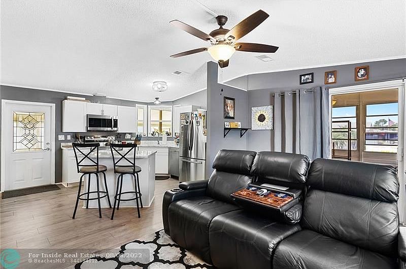 1st image of 1800 Flamingo Pl