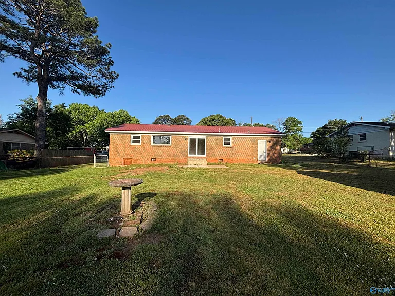 510 Clift Dr — Photo 27