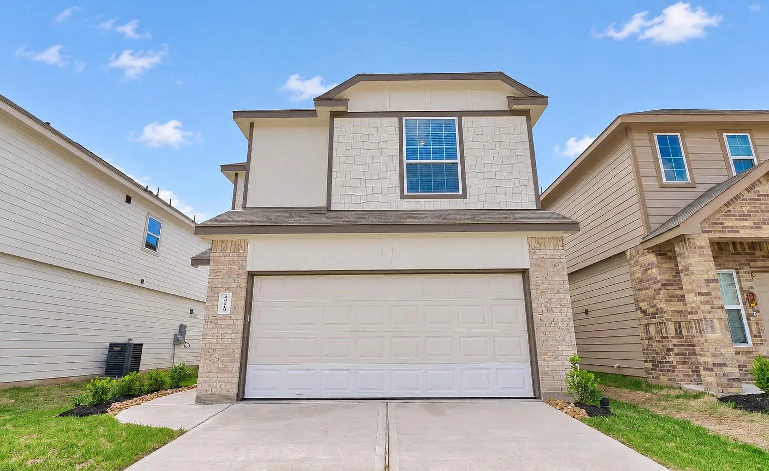 3 bed, 2.5 bath, 1642 sqft, $1,950 — Photo 1