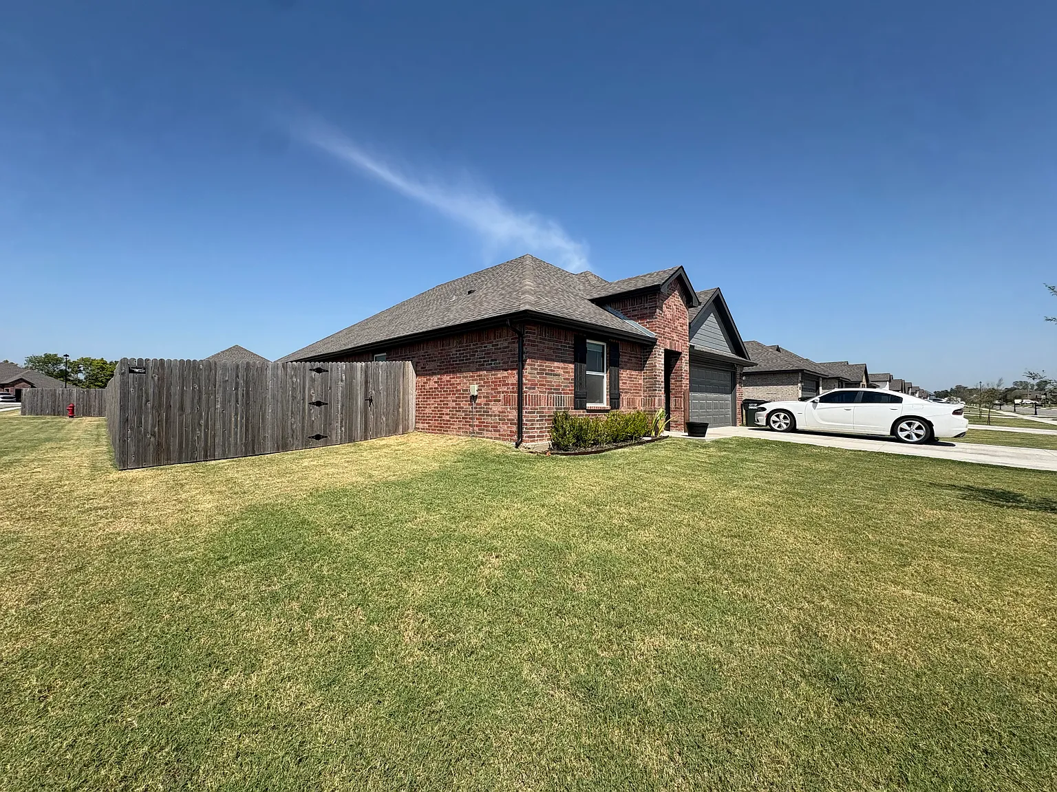 4 bed, 1796 sqft, $2,300 — Photo 3