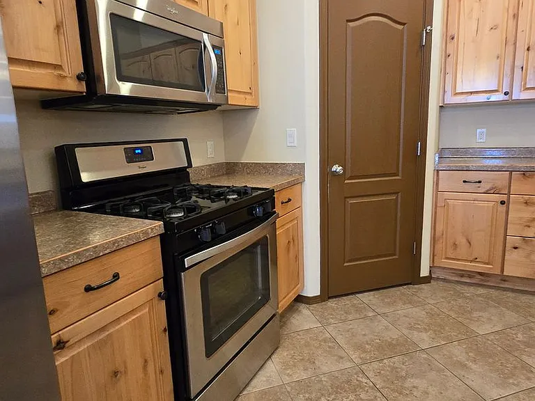 608 Monarch St — Photo 7