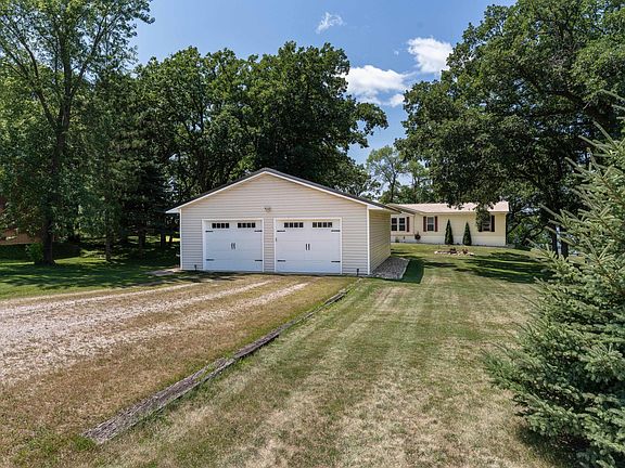 5th image of 14547 Hilltop Rd