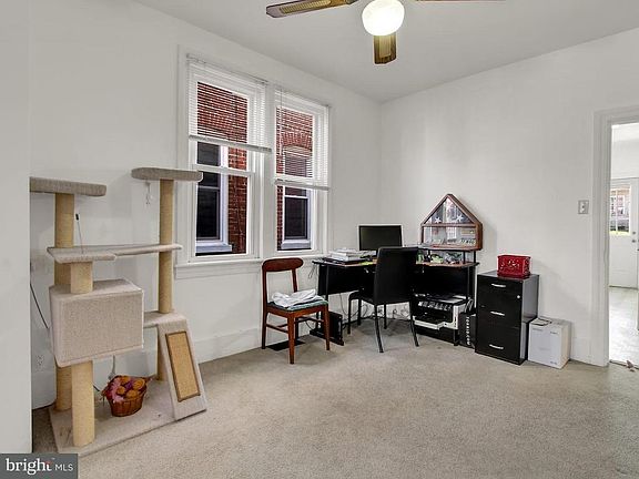 4th image of 554 West Broadway