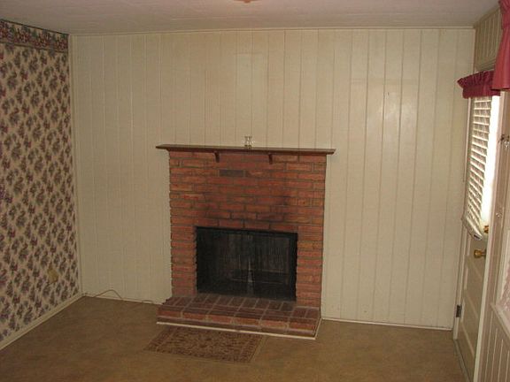 5th image of 4342 Deering St