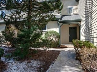 71 Ridgewood Ct, Shelton, CT 06484