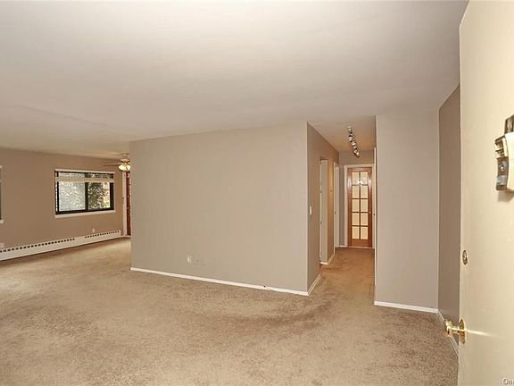 3rd image of 1 W Lawrence Park Dr Unit 13