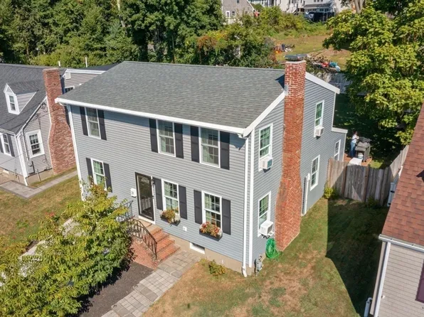 31 Broad Cove Rd, Hingham, MA 02043