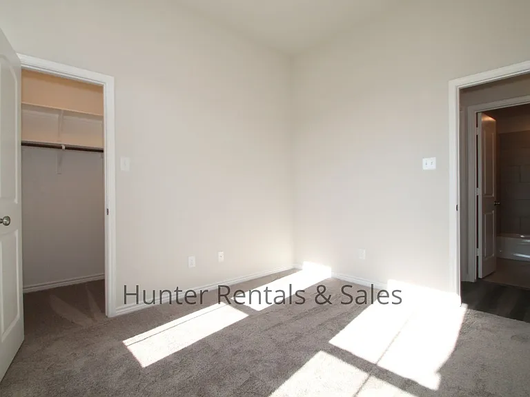 1902 Bayou Wood Ln — Photo 20