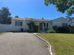 19 Edi Ave, Plainview, NY 11803