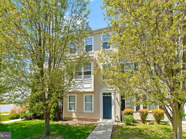 320 Pennshire Dr, Lancaster, PA 17603