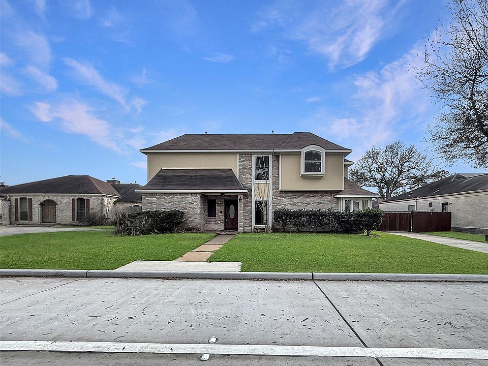 1st image of 3310 Country Club Blvd