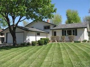 2804 S Stone Pl, Sioux Falls, SD 57105