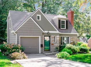 5335 Chadwick Rd, Fairway, KS 66205