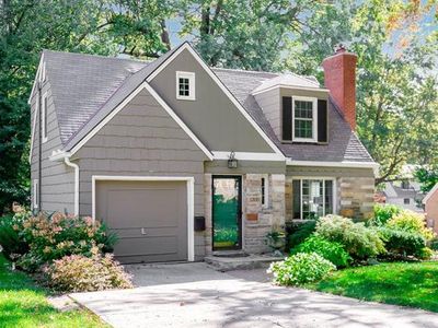5335 Chadwick Rd, Fairway, KS, 66205