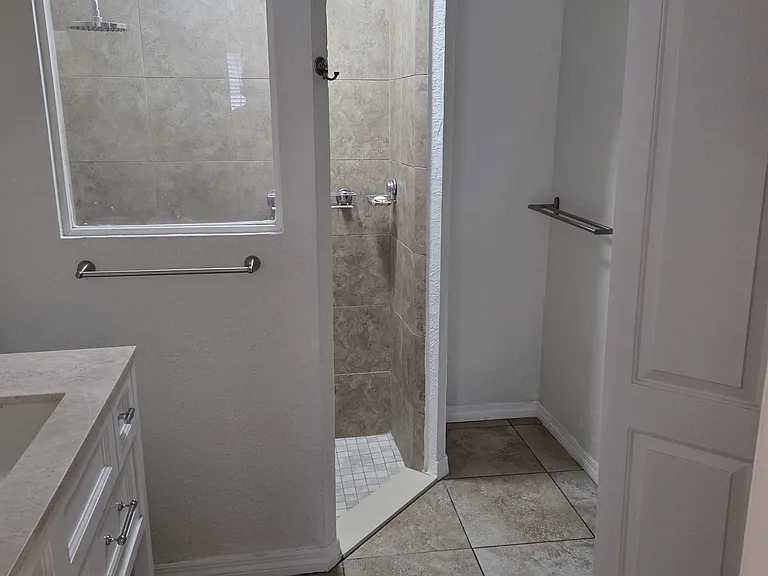 Antique Oaks Cir — Photo 17