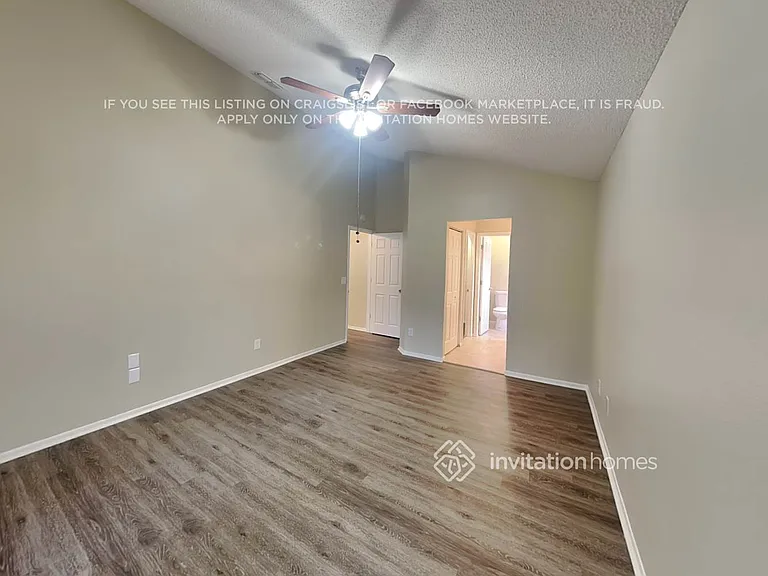 176 Edgewater Cir — Photo 13