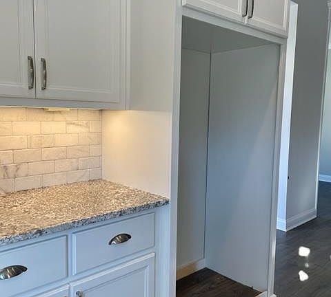 4th image of 3824 Lu Ln