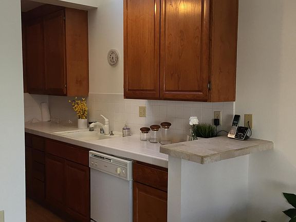 3rd image of 1887 Greenfield Ave APT 310