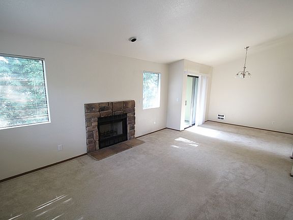 4th image of 9901 NE 134th Ct APT 3