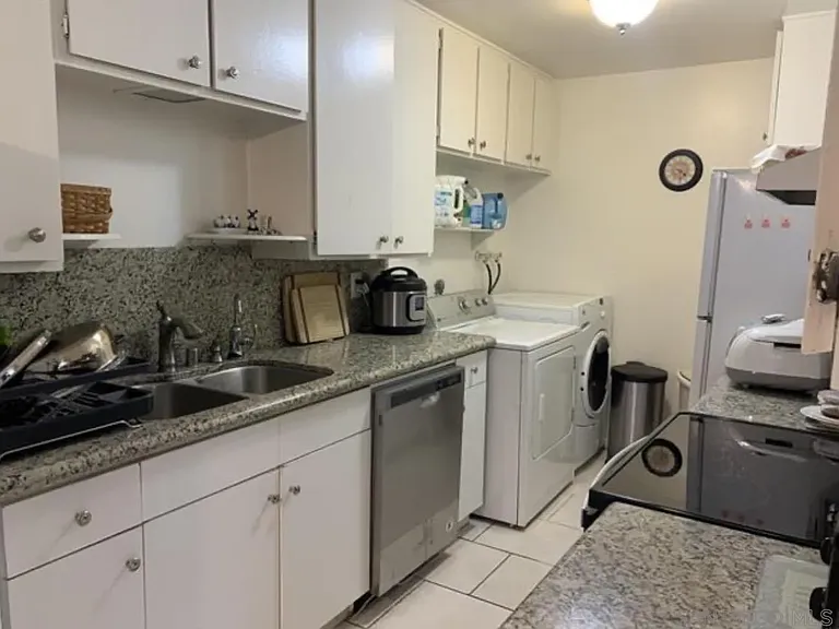 9838 Caminito Bolsa — Photo 4