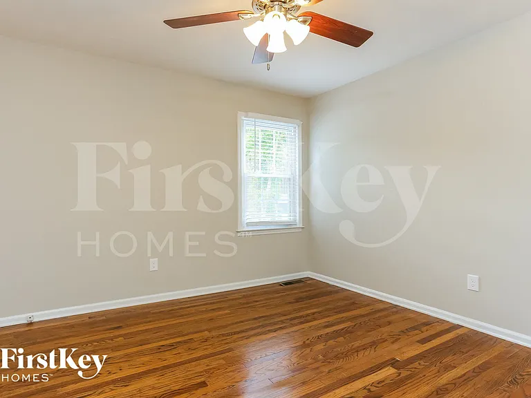 5395 Telford Ct — Photo 13