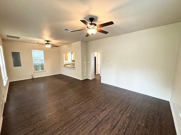 3rd image of 309 Hettie St
