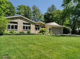 3 Lantern Rd, Andover, MA 01810