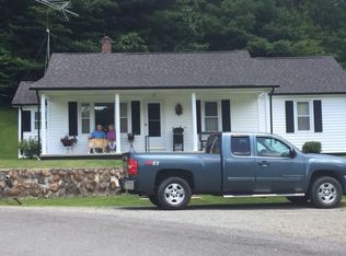 5095 Peaks Mountain Rd, Galax, VA 24333