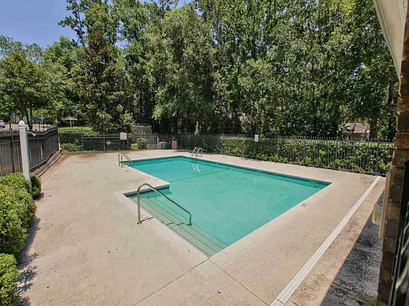 4th image of 2738 W Tharpe St APT 1104