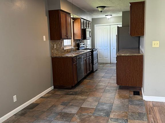 3rd image of 7422 Edgedale Dr