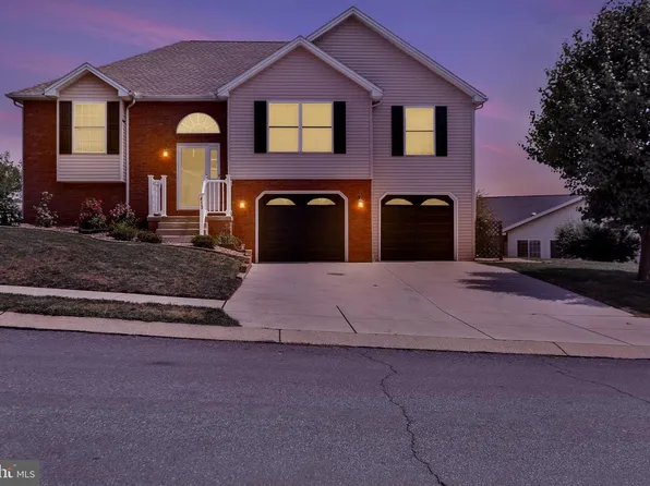 415 Clover St, Etters, PA 17319