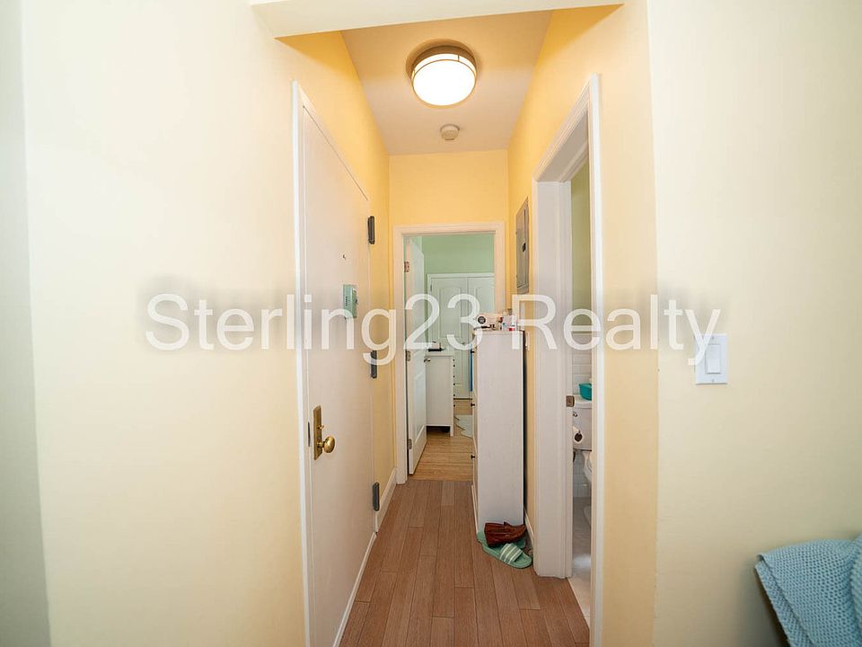 2nd image of 23-04 Crescent St #2BB