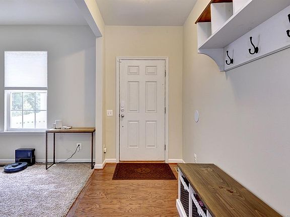 5th image of 522 Collington Ct