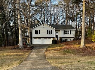 391 Walnut Dr, Woodstock, GA