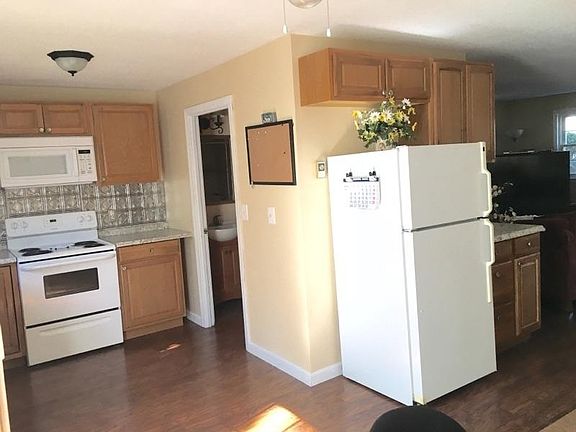 4th image of 23 Fieldstone Dr #23