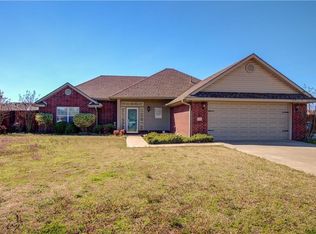 6806 Red Bud Dr, Fort Smith, AR 72916