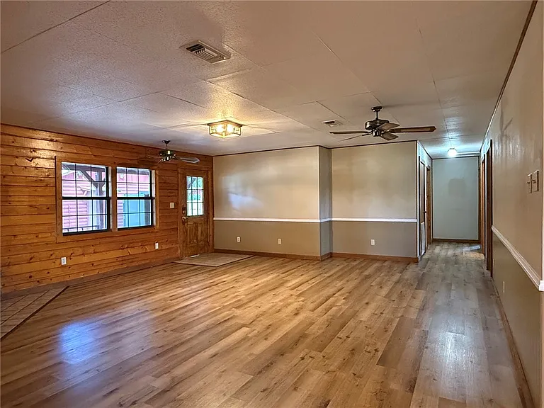 9581 Valley View Dr — Photo 13