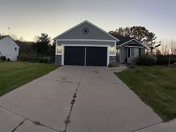 3rd image of 910 Bush Creek Ln