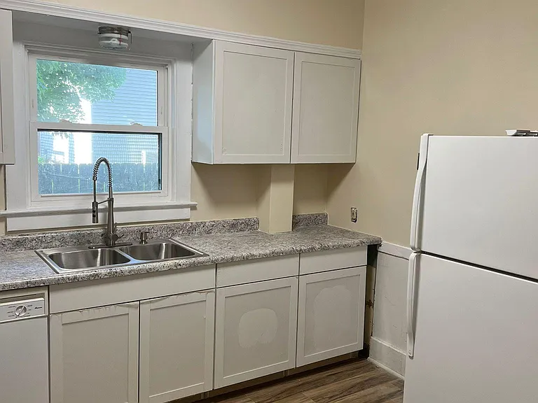366 Woodmere Ave SE #1 — Photo 7
