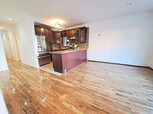 1st image of 576 Quincy St #1